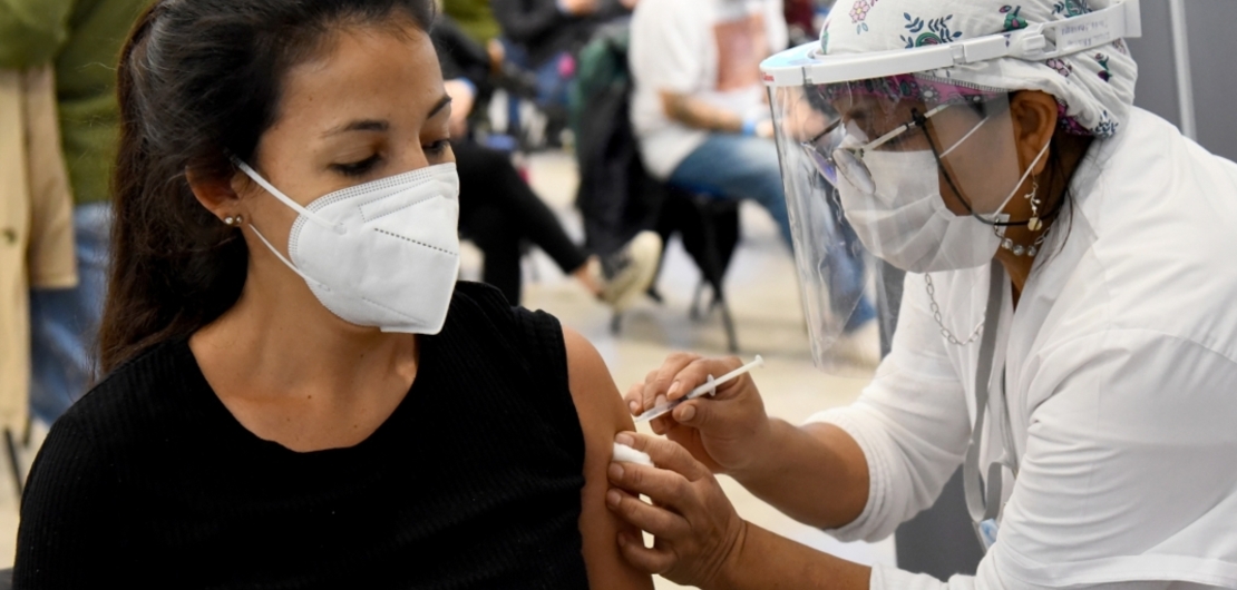 Imagen de Se libera la vacuna de terceras dosis a mayores de 40 años