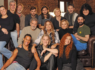 Imagen de Come From Away llega a Rosario bajo la dirección de Carla Calabrese