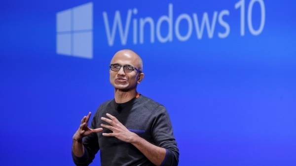 Prensentaci&oacute;n en Redmon. Satia Madella, el CEO de Microsoft, revela los detalles del nuevo Windows.