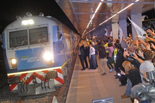 Llegada Primer Tren Pasajeros Buenos Aires Rosario Dir. Gral. de Comunicaci&oacute;n Social (Marcelo Beltrame)