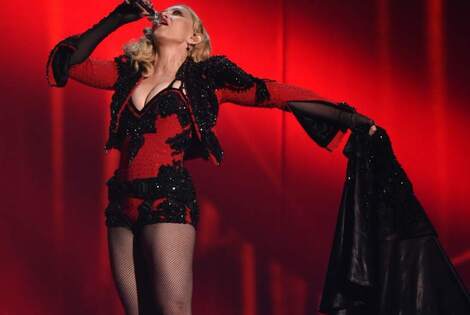 Imagen de Madonna lloró por las víctimas de los atentados en París