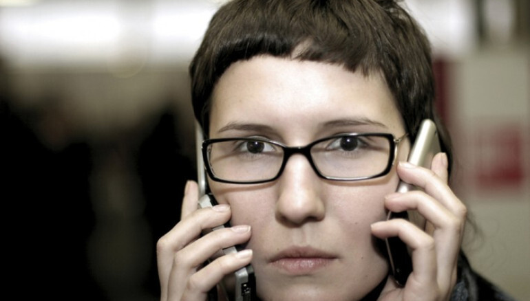 Imagen de Hay más gente con celulares que con inodoros