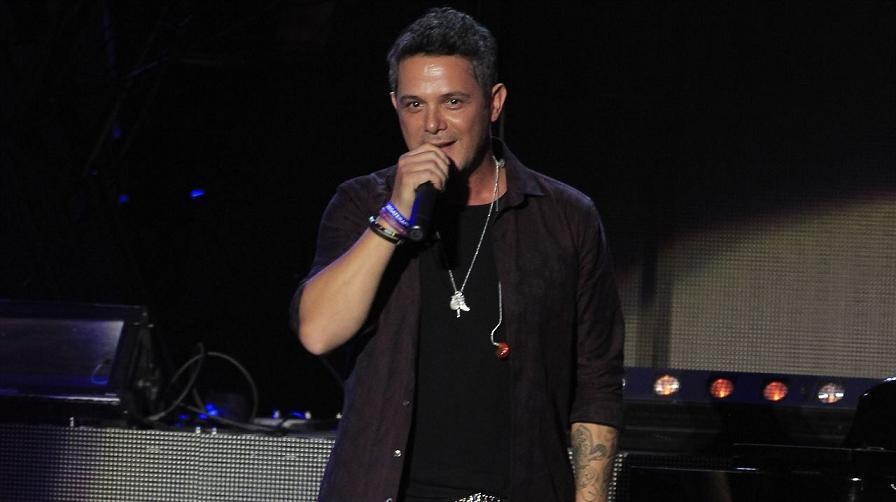 Imagen de Alejandro Sanz cort&oacute; un show para defender a una mujer