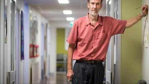 El doctor Alan Kenny necesita ayuda en su cl&iacute;nica rural (NZ Herald) (La Vanguardia)