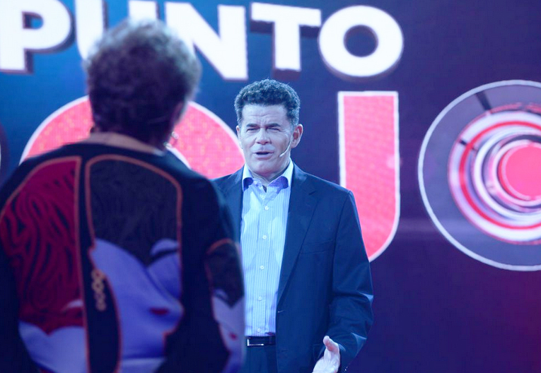 Imagen de Juli&aacute;n Weich estrena "El punto rojo"