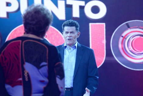 Imagen de Juli&aacute;n Weich estrena "El punto rojo"