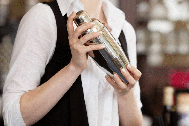 Imagen de Cada vez hay m&aacute;s mujeres bartender