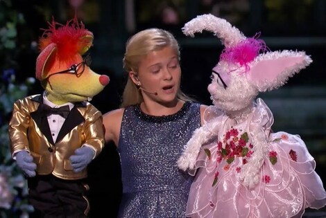 Imagen de Niña ventrílocua gana Americas Got Talent