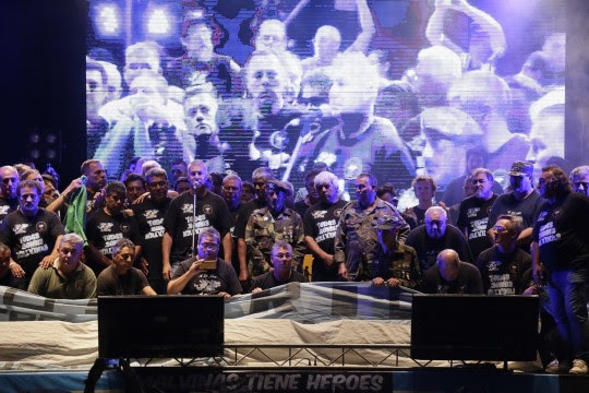 Imagen de Destacados m&uacute;sicos en la vigilia por Malvinas