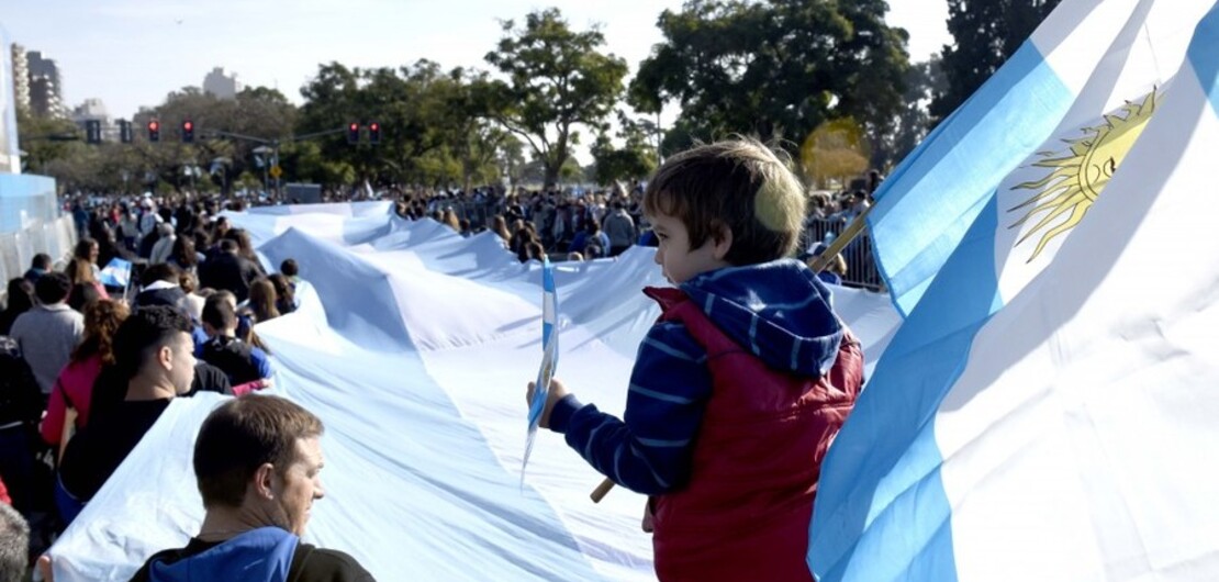 Imagen de Más de 5.000 rosarinos en un histórico desfile cívico