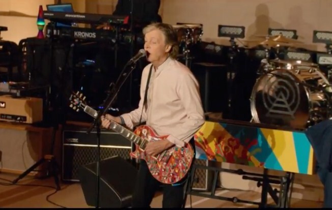 Imagen de Paul McCartney y un show en la estación Grand Central