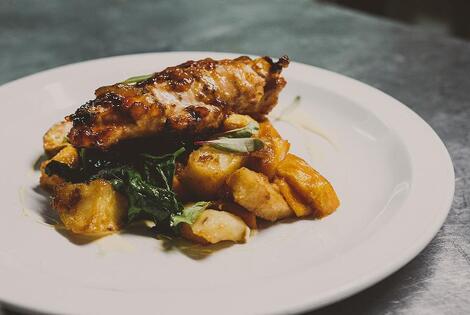 Imagen de Johnny B Good present&oacute; su nueva Cocina Internacional