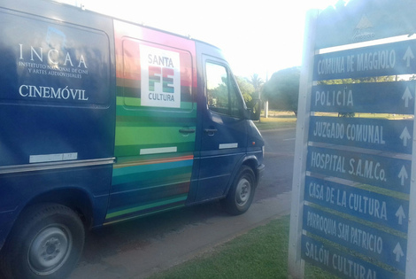 Imagen de El cine movil recorre la provincia de Santa F&eacute;