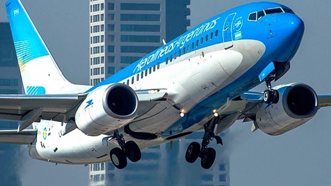 Imagen de El Gobierno reduce el costo de las tasas a&eacute;reas