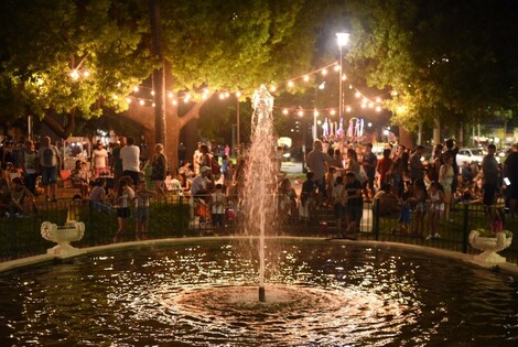 Imagen de Más de mil personas disfrutaron del picnic nocturno