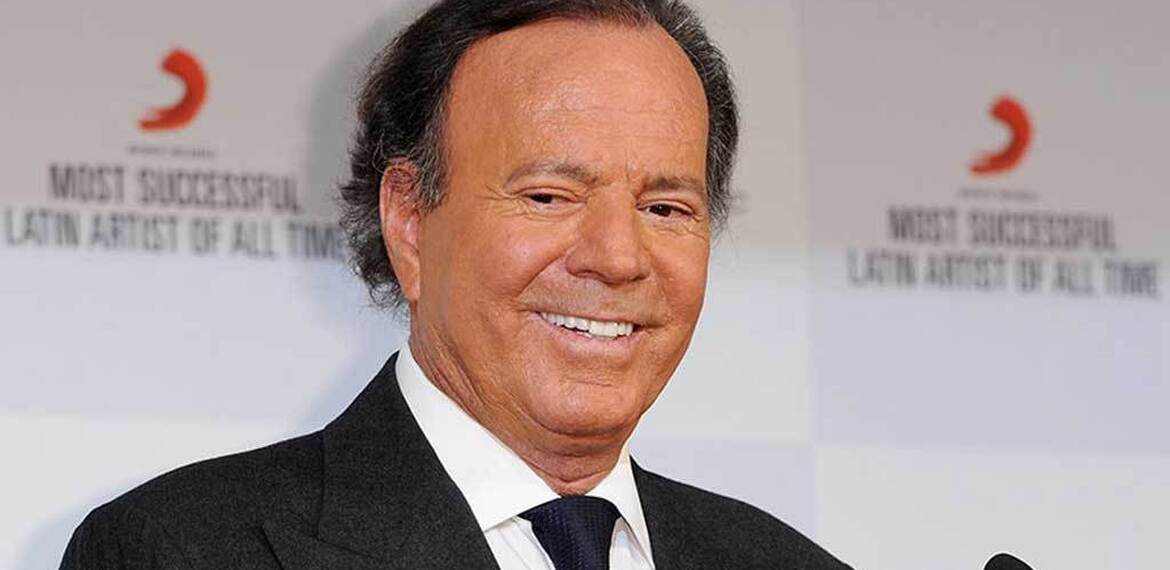 Imagen de Julio Iglesias recibi&oacute; el Grammy honor&iacute;fico a su carrera