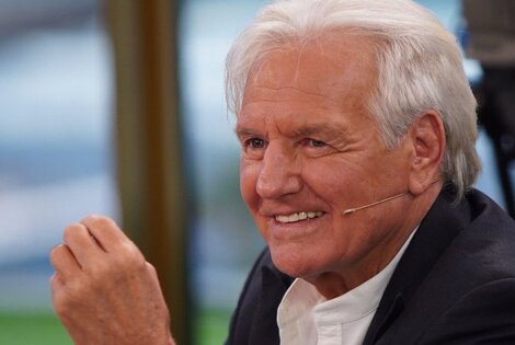 Imagen de Sergio Denis cay&oacute; de un escenario y esta grave