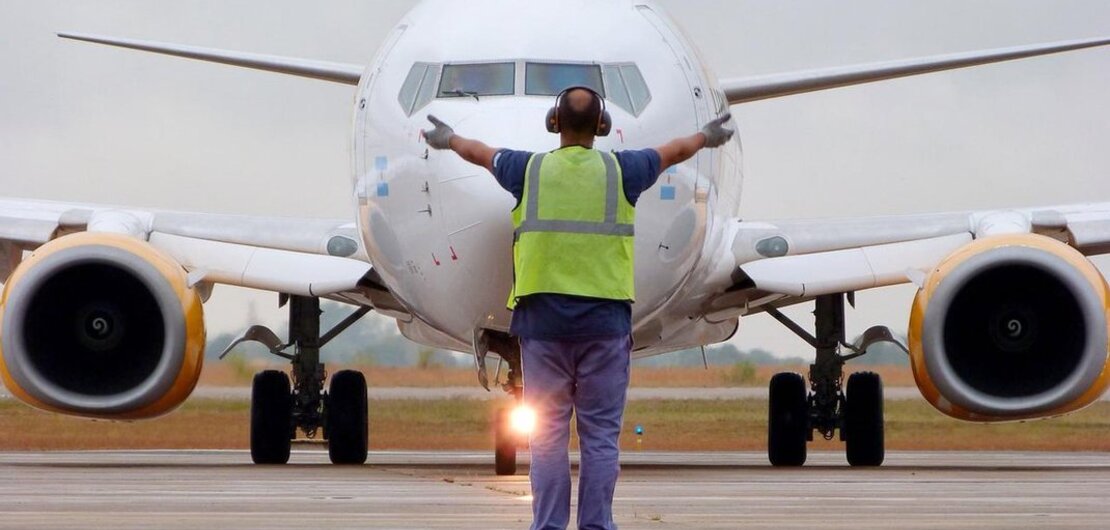 Twitter @flybondioficial