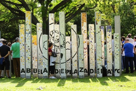 Plantación de árboles en el bosque de la Memoria (2016) - Franco Trovato Fuoco / Dir Gral de Comunicación Social.