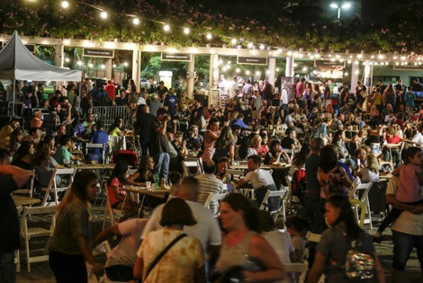 Imagen de Más de 25 mil personas pasaron por el Mercado del Patio