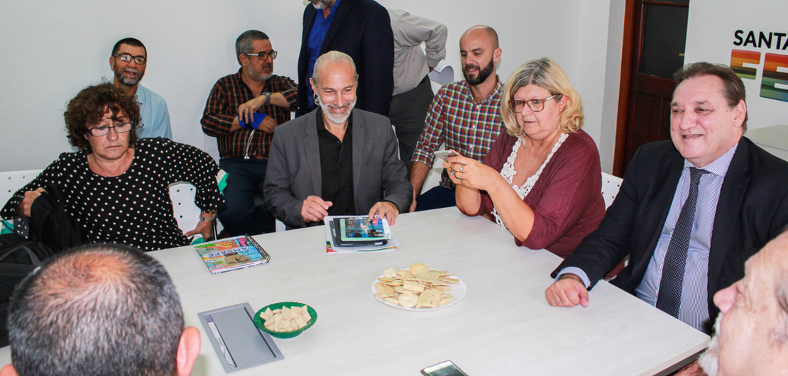 Imagen de La provincia ofreci&oacute; a los docentes 15% de aumento