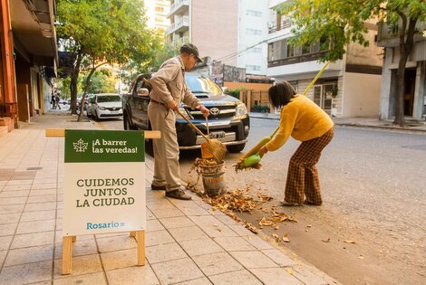 Imagen de Convocan a incorporar el h&aacute;bito de barrer las veredas