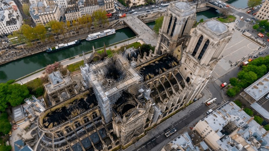 Imagen de Desde el aire, as&iacute; qued&oacute; Notre Dame