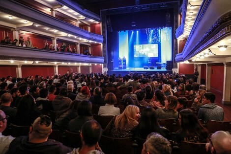 Imagen de Se entregan los "Rosario Edita" en el Teatro La Comedia