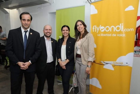 Imagen de Se present&oacute; la nueva ruta a&eacute;rea Rosario - Tucuman