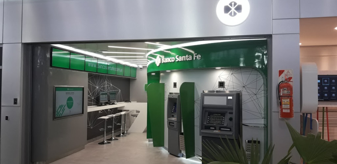 Imagen de El Banco Santa Fe arriba al Aeropuerto de Rosario Imagen de El Banco Santa Fe arriba al Aeropuerto de Rosario