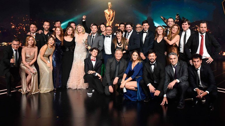 Imagen de Mart&iacute;n Fierro de oro para "100 dias para enamorarse"