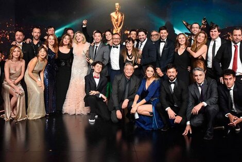 Imagen de Mart&iacute;n Fierro de oro para "100 dias para enamorarse"