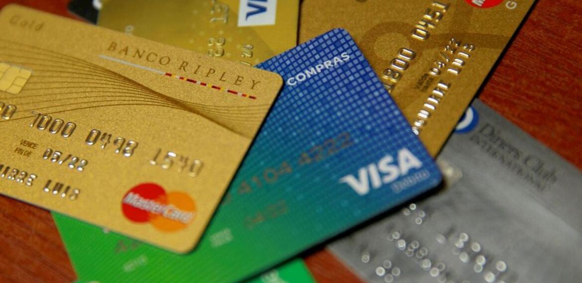 Las operaciones con tarjetas de crédito crecieron en julio 21,8%