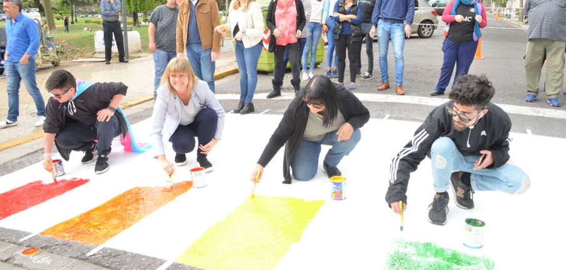 Imagen de Se repinto la senda de la diversidad en el concejo