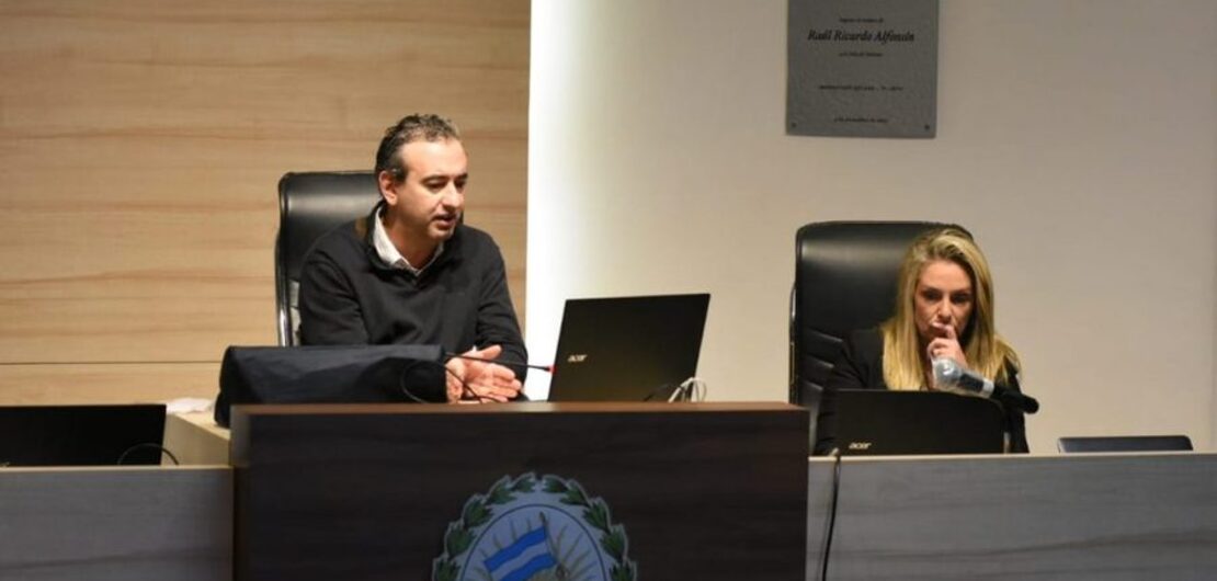 Imagen de Pablo Javkin en el Concejo "La cuarentena funciona"