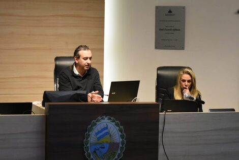 Imagen de Pablo Javkin en el Concejo "La cuarentena funciona"