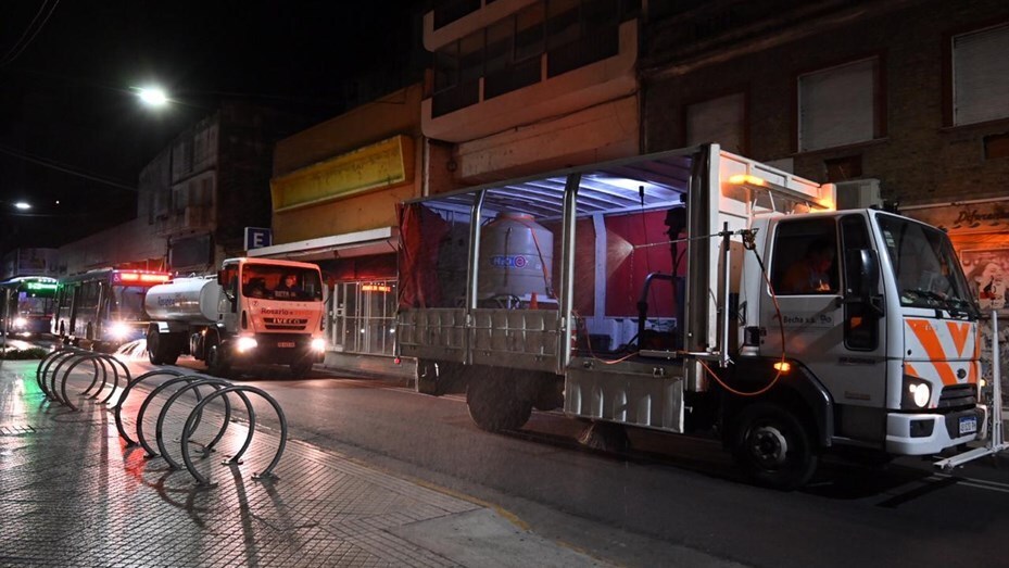 Imagen de Desinfecci&oacute;n en las calles de Rosario por prevenci&oacute;n