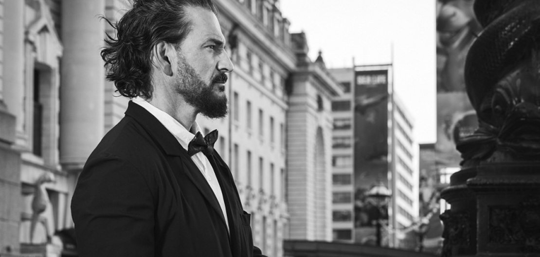 Imagen de Ricardo Arjona presenta su nuevo single y vídeo Hongos