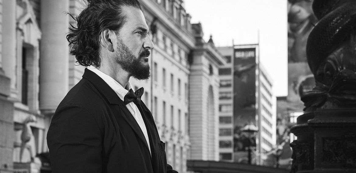 Imagen de Ricardo Arjona presenta su nuevo single y v&iacute;deo �Hongos�