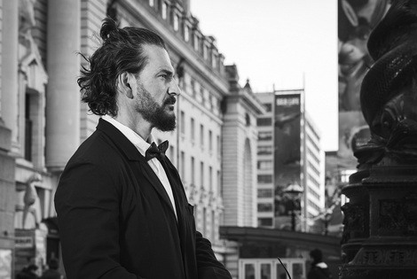 Imagen de Ricardo Arjona presenta su nuevo single y v&iacute;deo �Hongos�