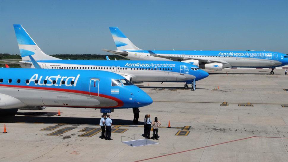 Imagen de Por la crisis, Aerolíneas Argentinas se fusiona con Austral
