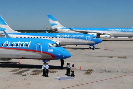 Imagen de Por la crisis, Aerolíneas Argentinas se fusiona con Austral