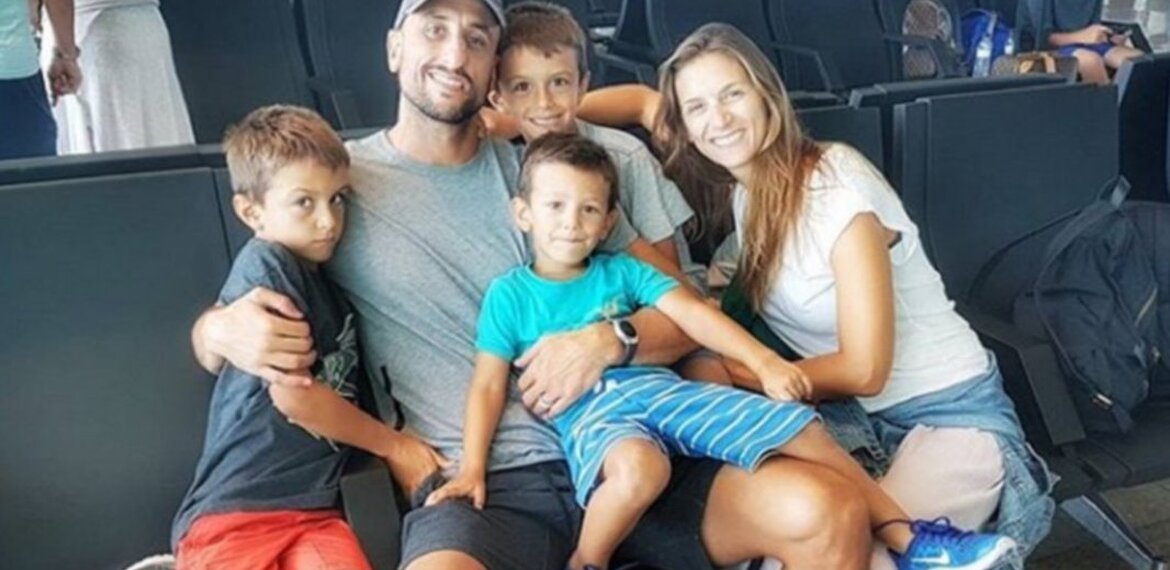 Imagen de Manu Gin&oacute;bili y la cuarentena en familia
