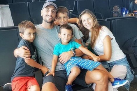 Imagen de Manu Gin&oacute;bili y la cuarentena en familia