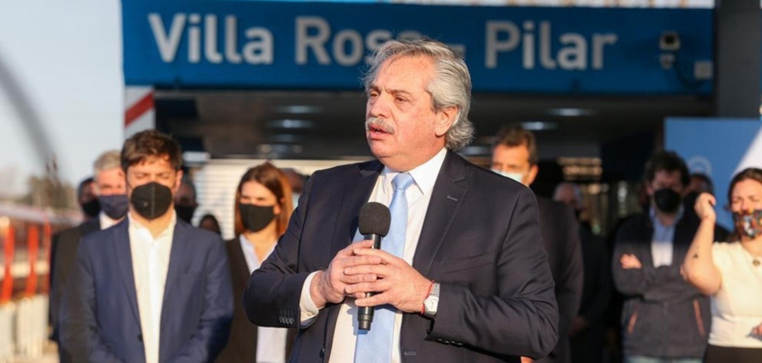 El Presidente participó del acto realizado en la estación de la localidad de Villa Rosa.