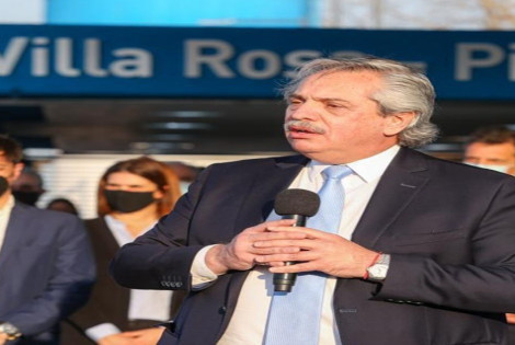 El Presidente particip&oacute; del acto realizado en la estaci&oacute;n de la localidad de Villa Rosa.