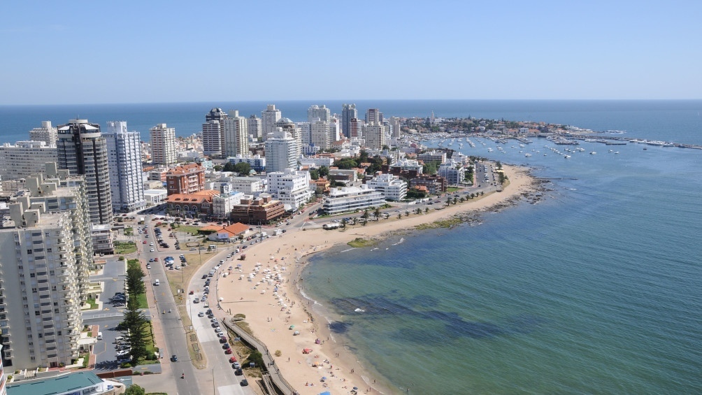 Imagen de Uruguay analiza la apertura del turismo para octubre