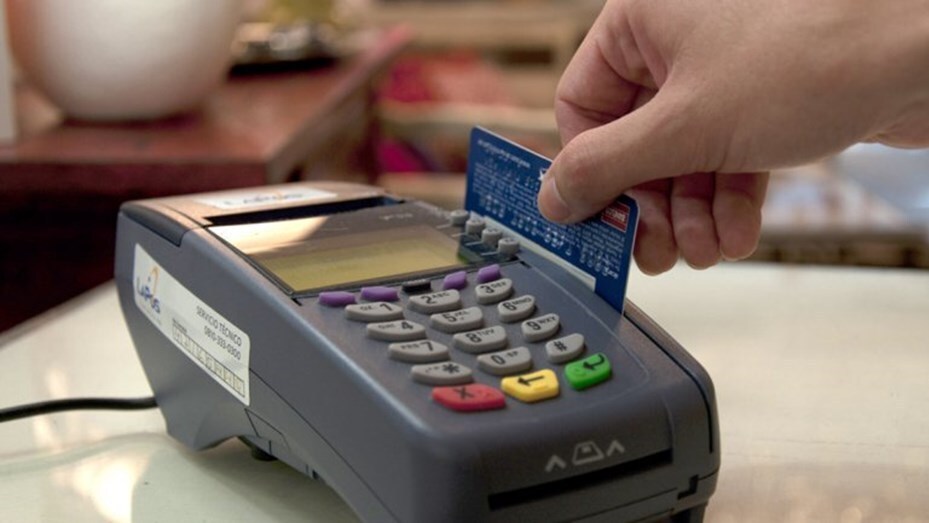 Imagen de Prorrogan el reintegro del 15% en compras con débito