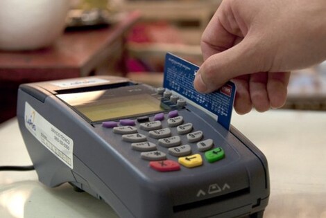 Imagen de Prorrogan el reintegro del 15% en compras con débito