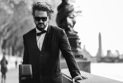 Imagen de Ricardo Arjona m&aacute;s rockero presenta  �MORIR POR VIVIR�